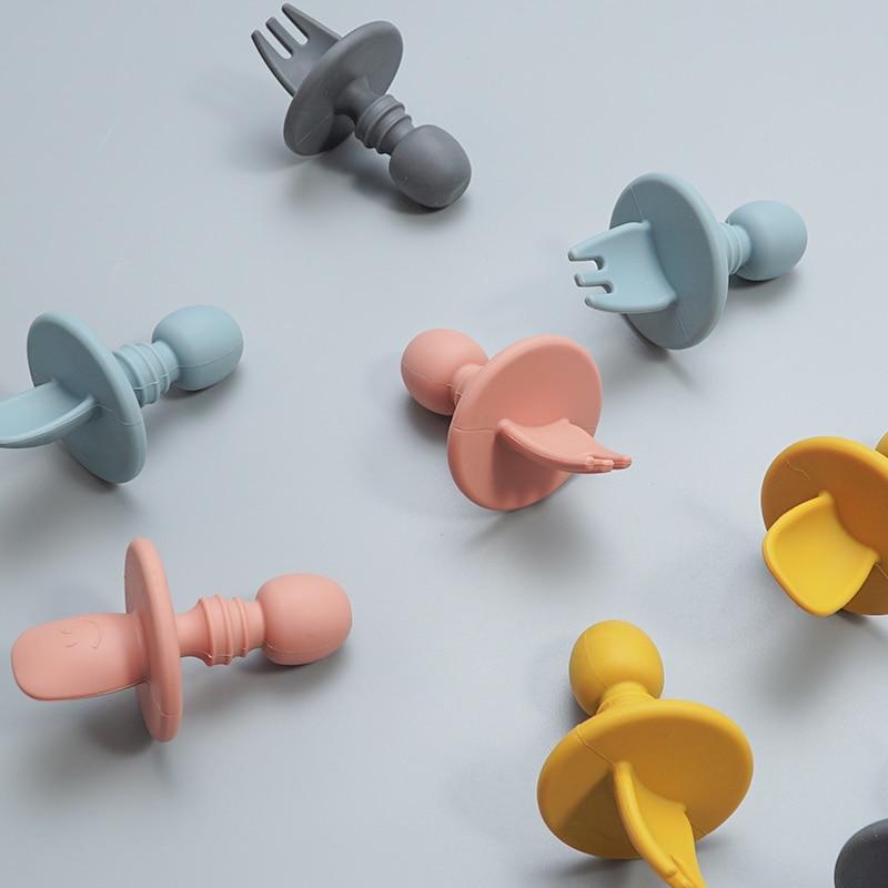 CuttieSpoon™ | Cuillère et fourchette pour bébé | Maman - Le Petit Coucou